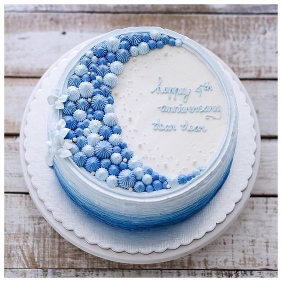 blue and white birthday cake